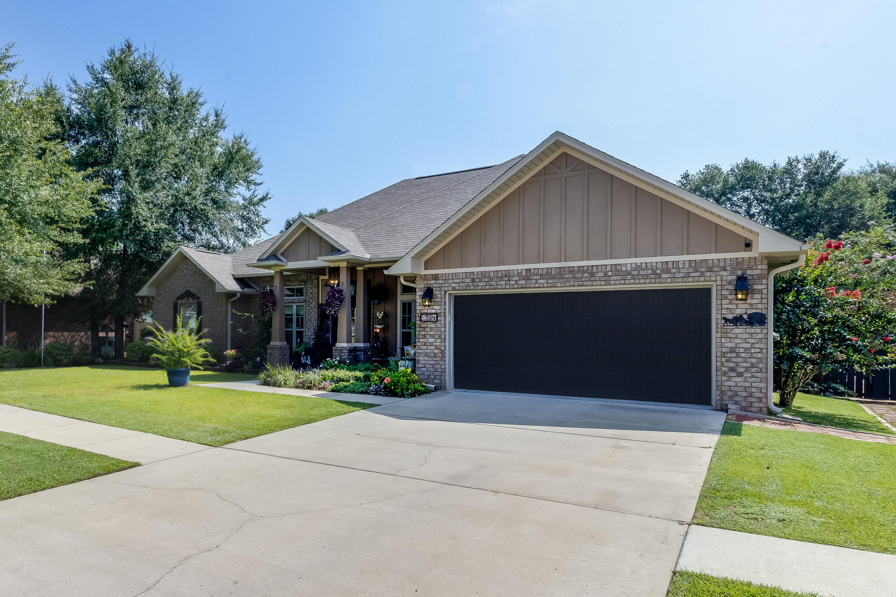 HOMEWOOD ESTATES BLK B LOT 8 - Residential