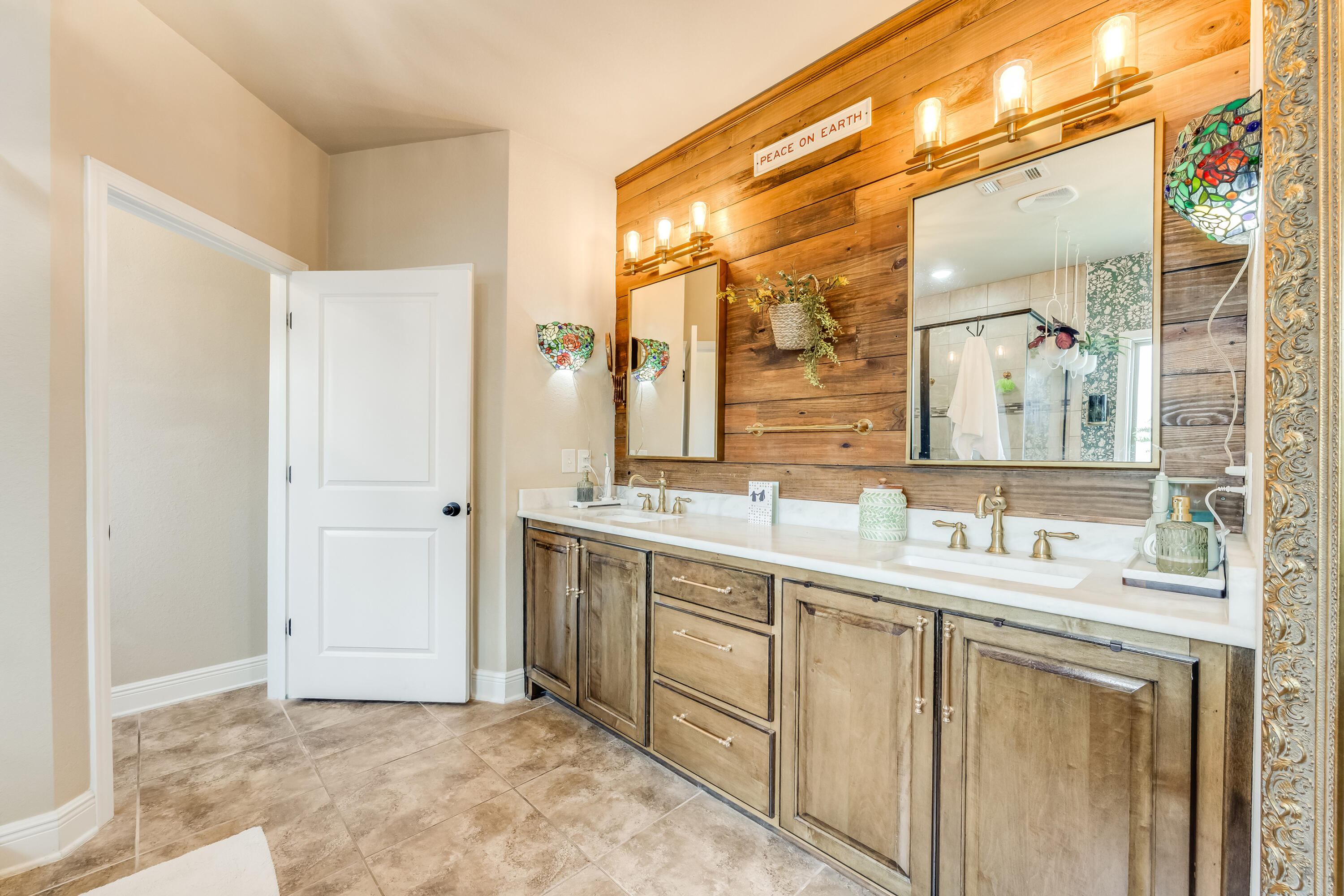 HOMEWOOD ESTATES BLK B LOT 8 - Residential