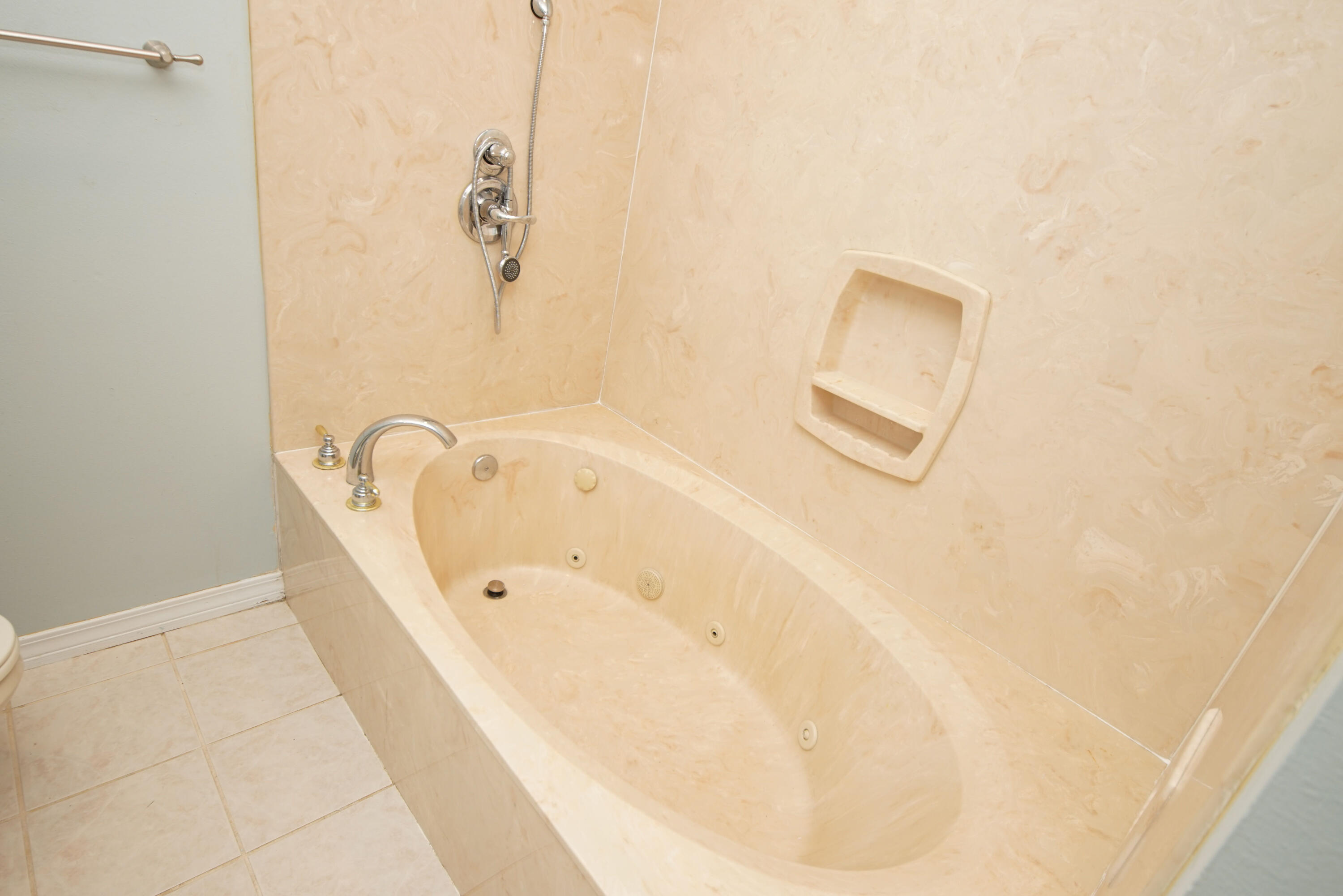 VALPARAISO PLAT 06 - Residential Lease