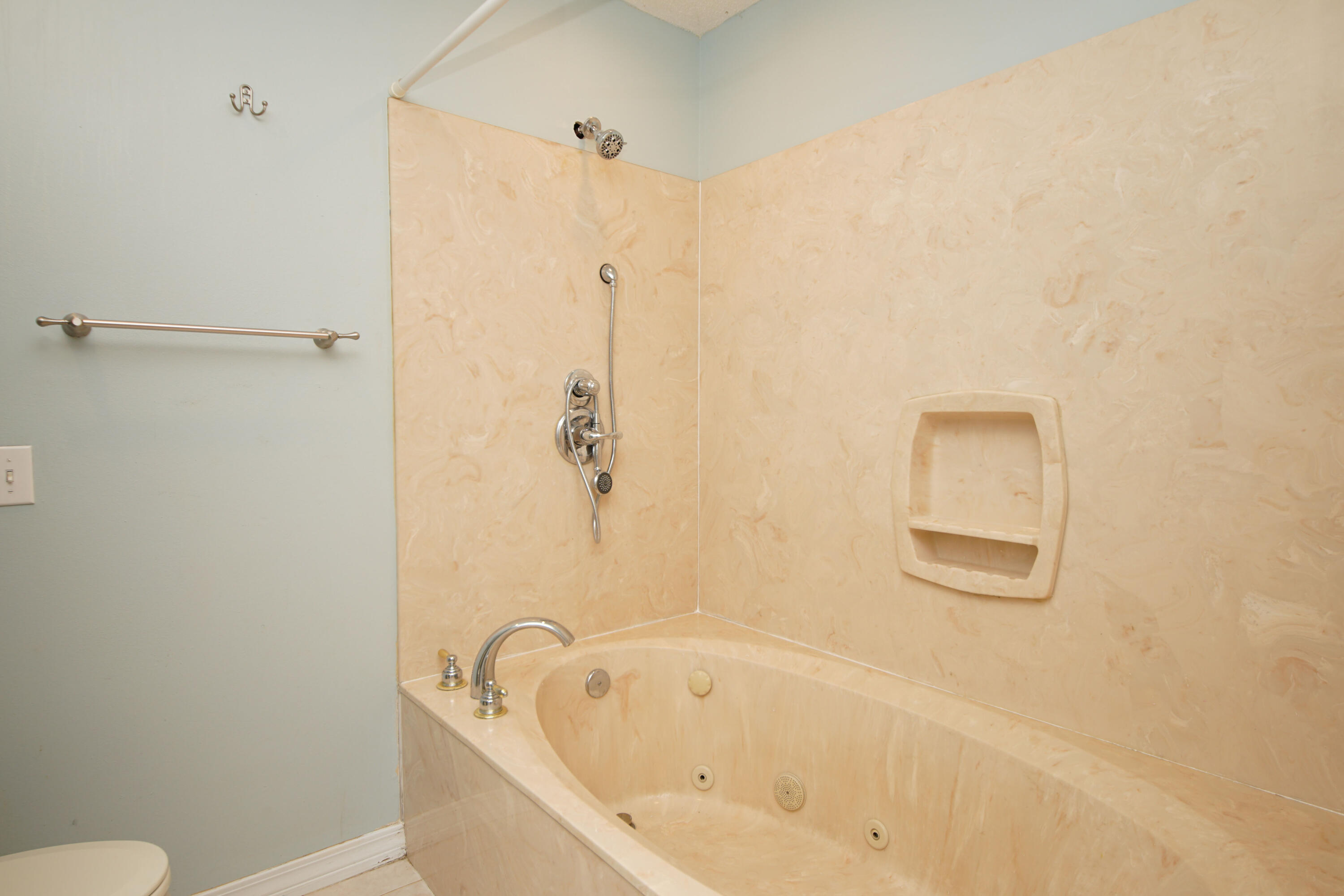 VALPARAISO PLAT 06 - Residential Lease