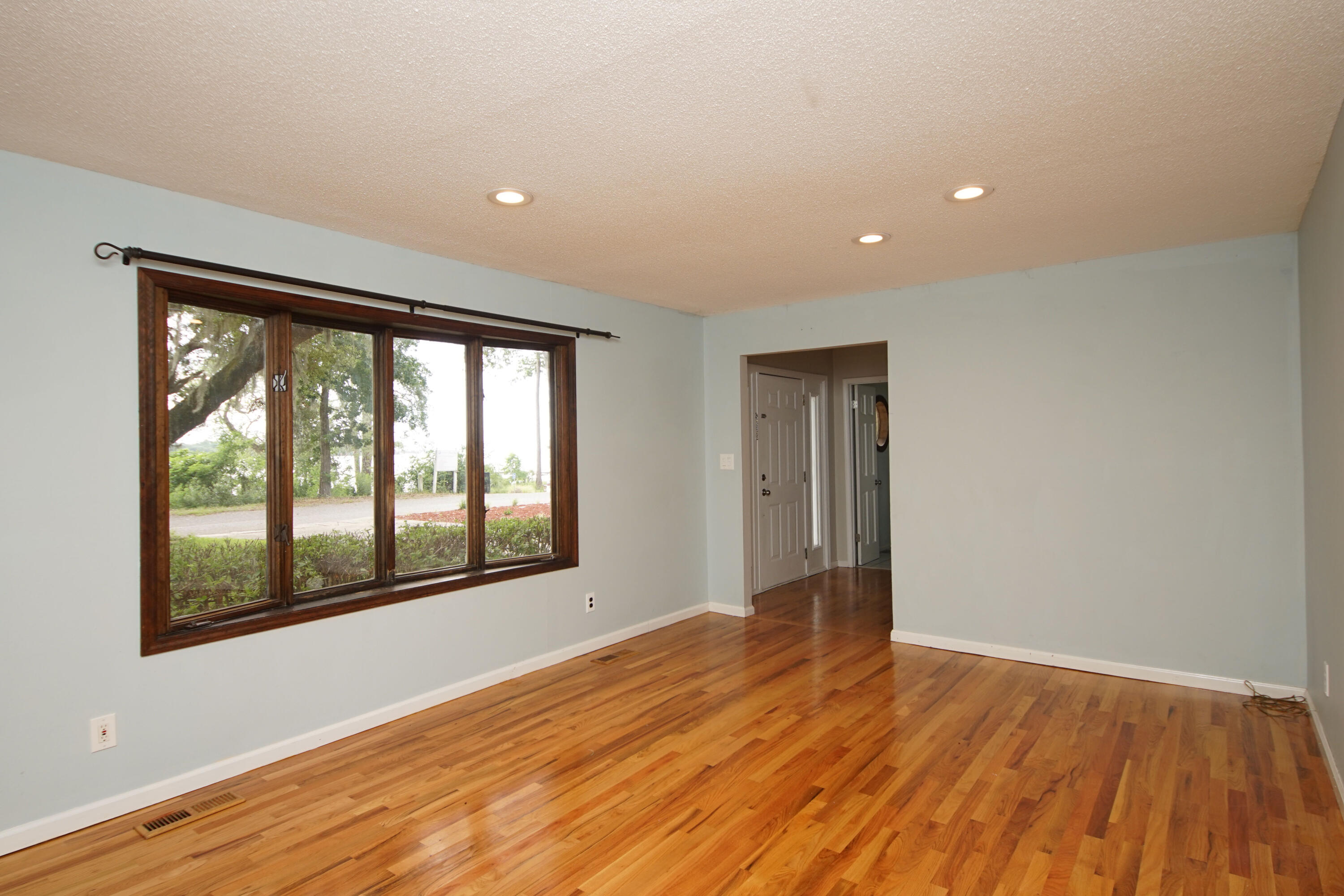 VALPARAISO PLAT 06 - Residential Lease