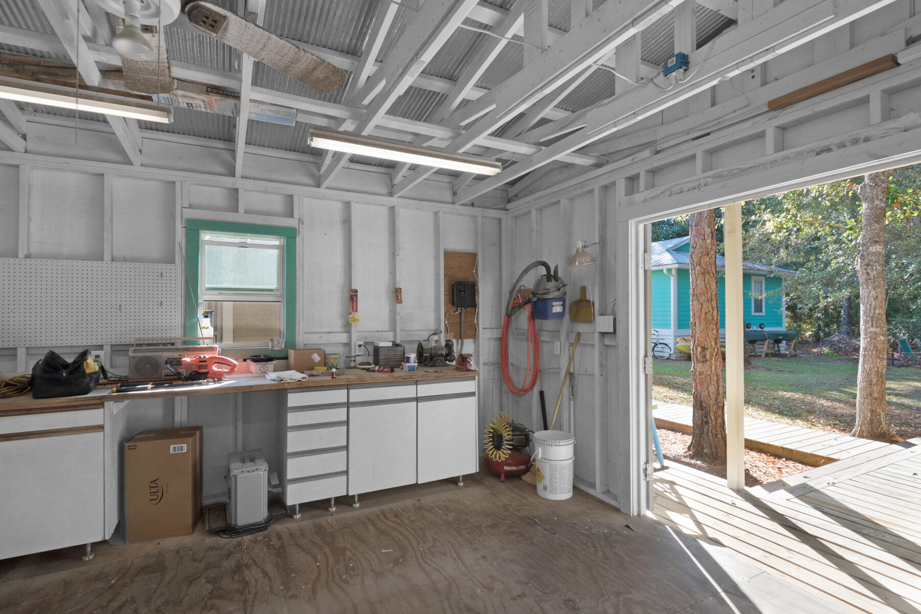 MAGNOLIA BEACH - Residential