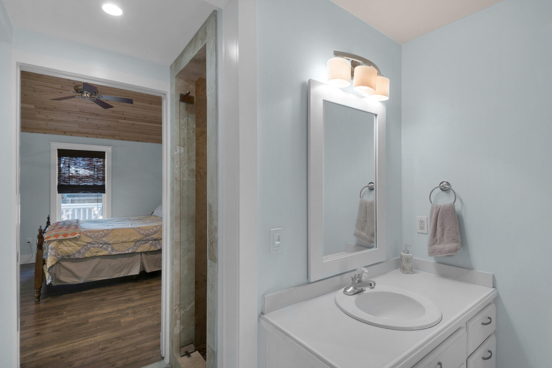 MAGNOLIA BEACH - Residential