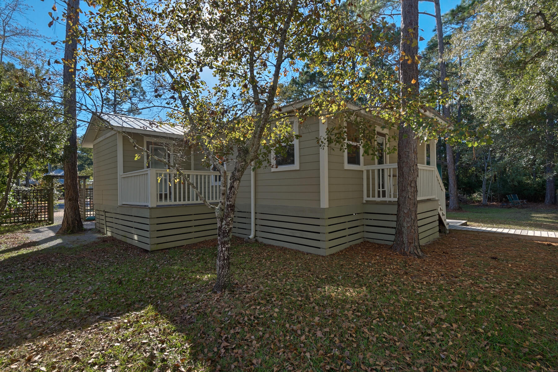 MAGNOLIA BEACH - Residential