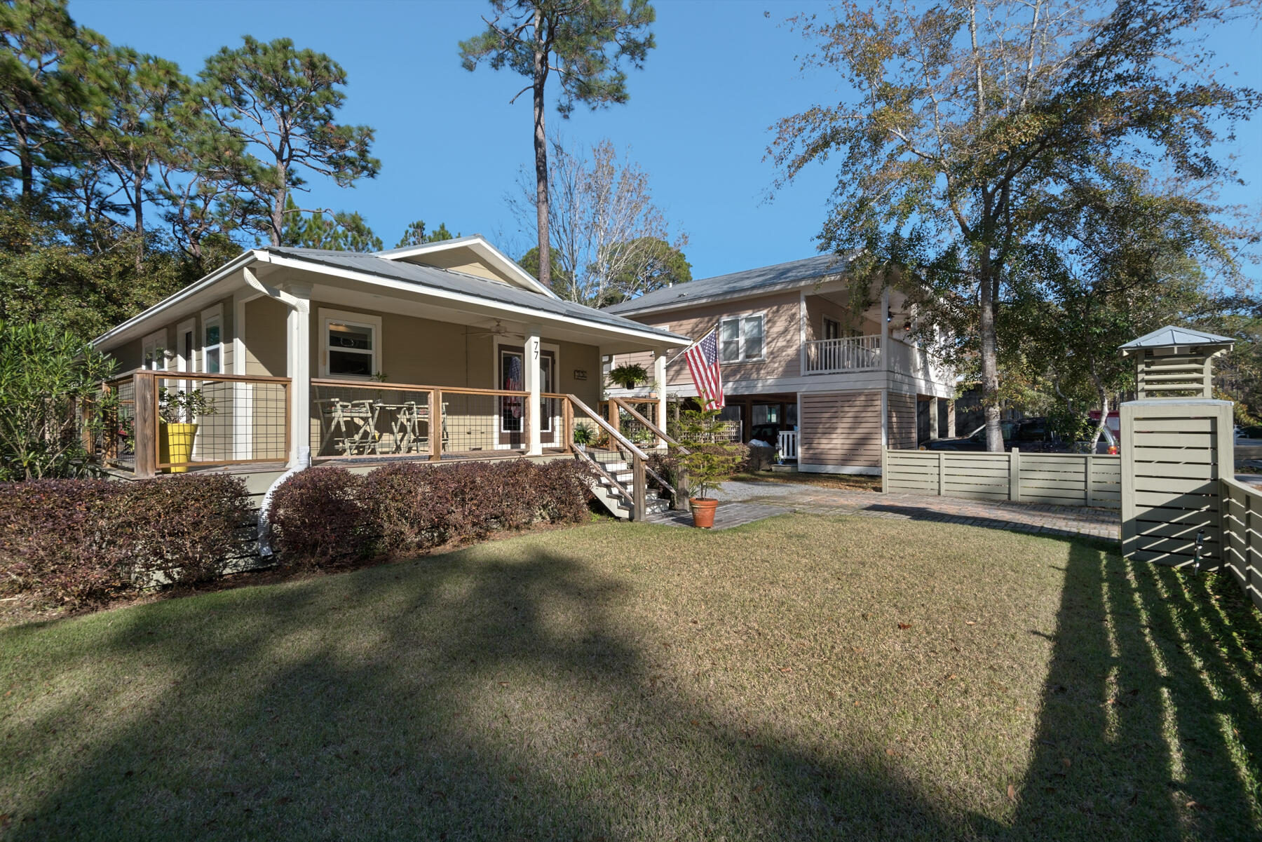 MAGNOLIA BEACH - Residential