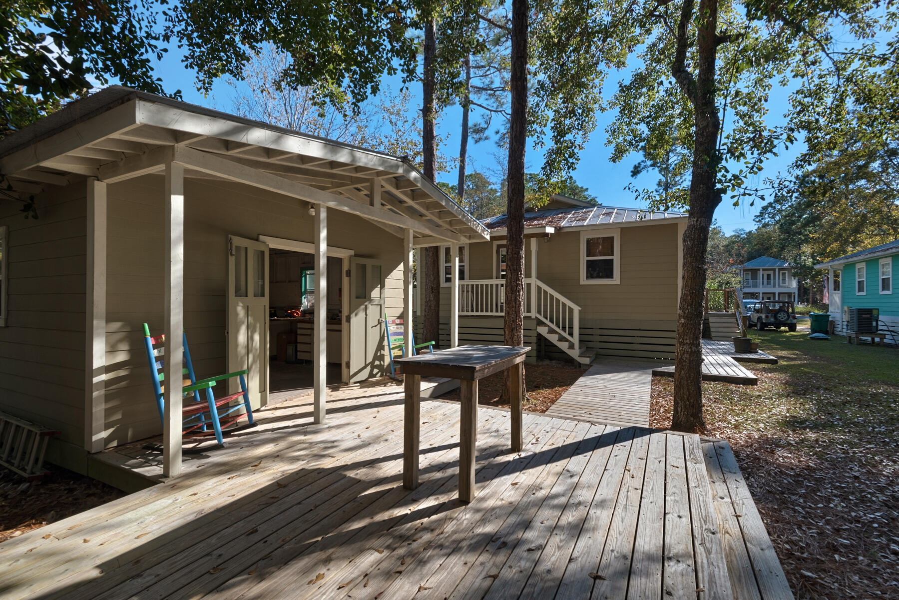 MAGNOLIA BEACH - Residential