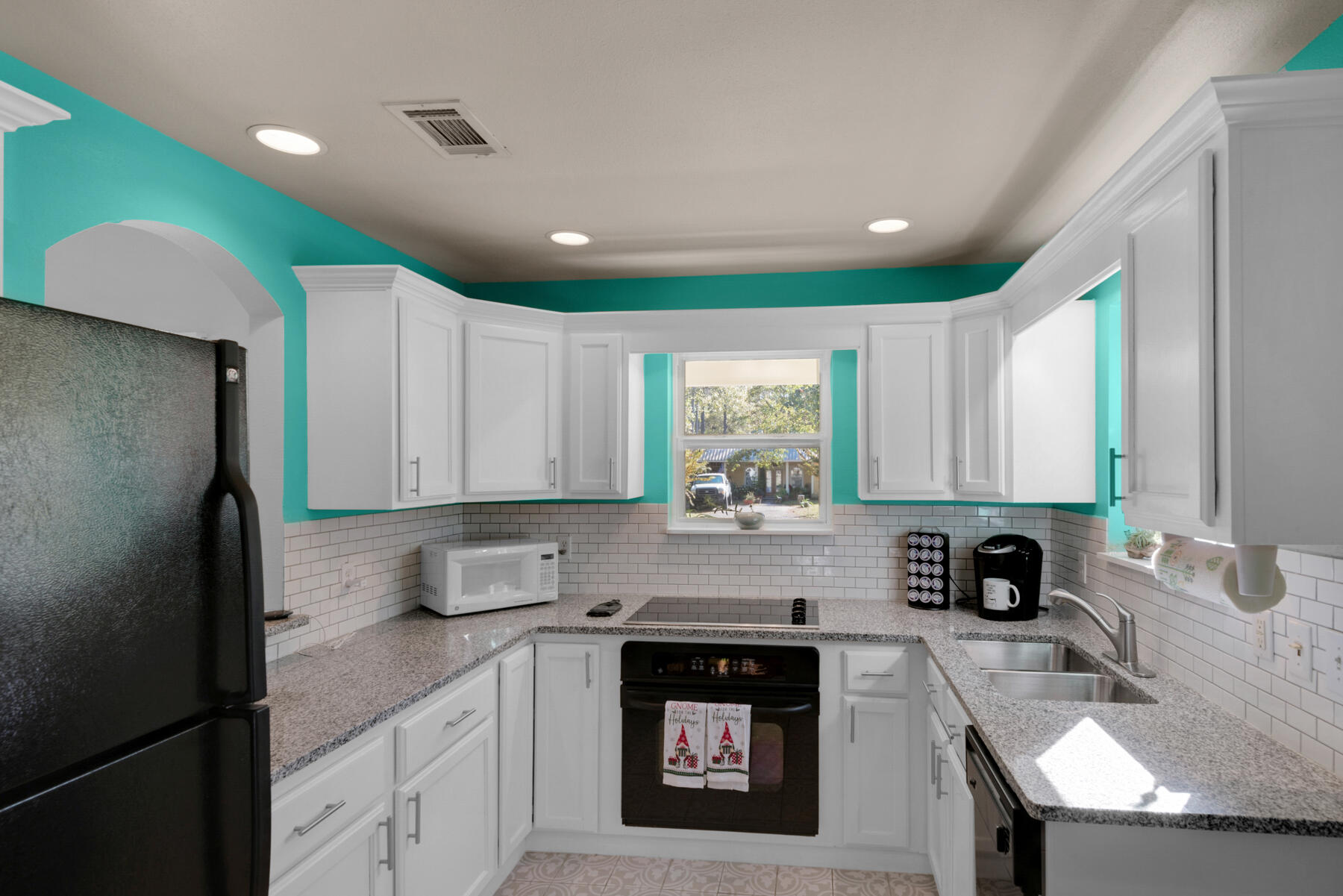 MAGNOLIA BEACH - Residential