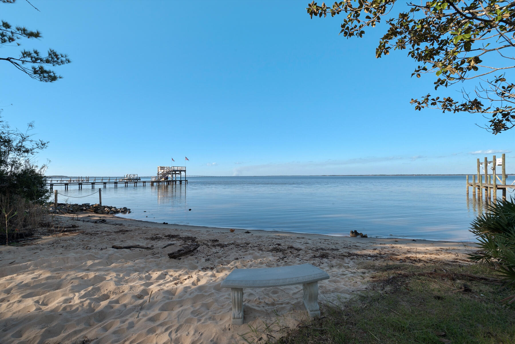 MAGNOLIA BEACH - Residential