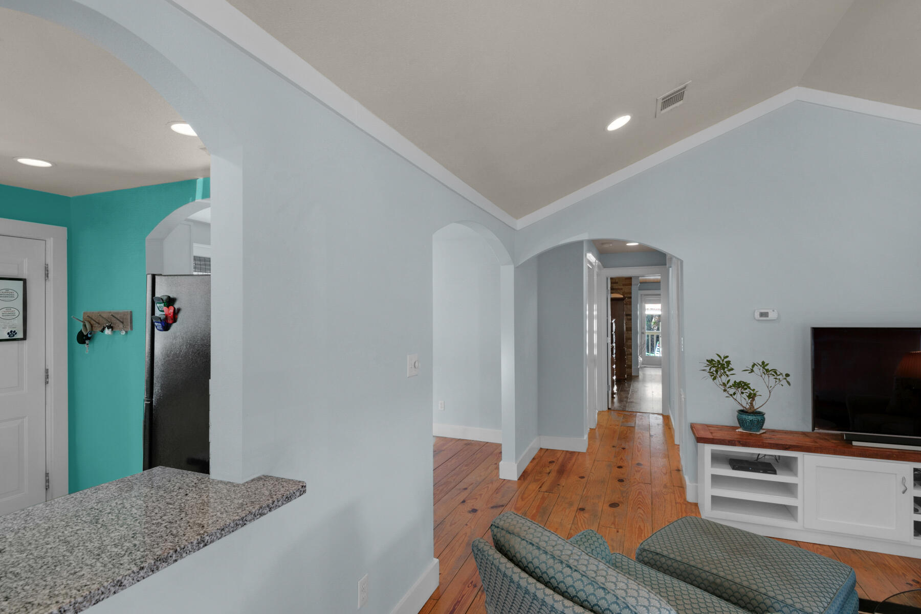 MAGNOLIA BEACH - Residential