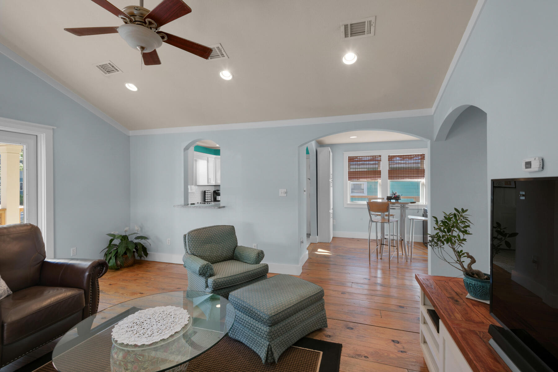 MAGNOLIA BEACH - Residential