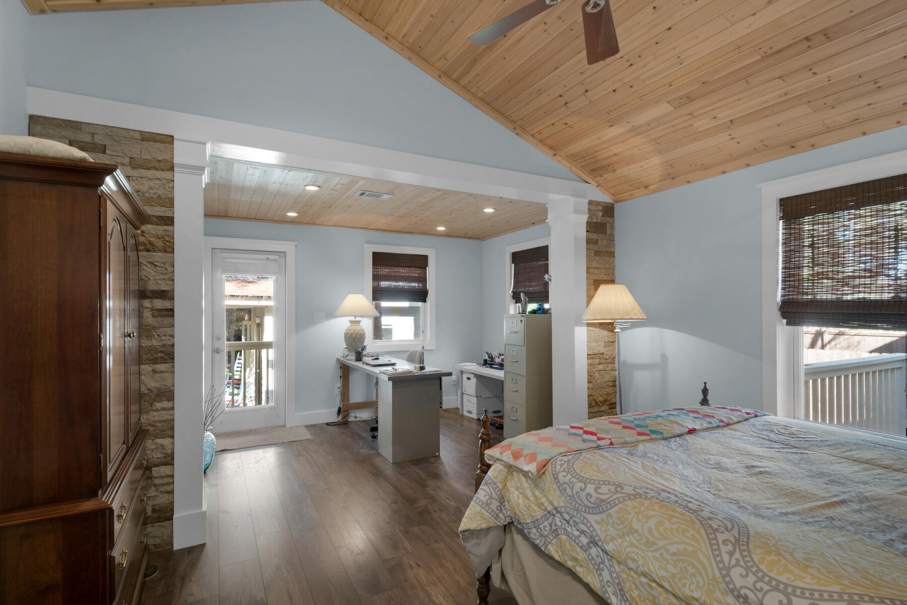 MAGNOLIA BEACH - Residential