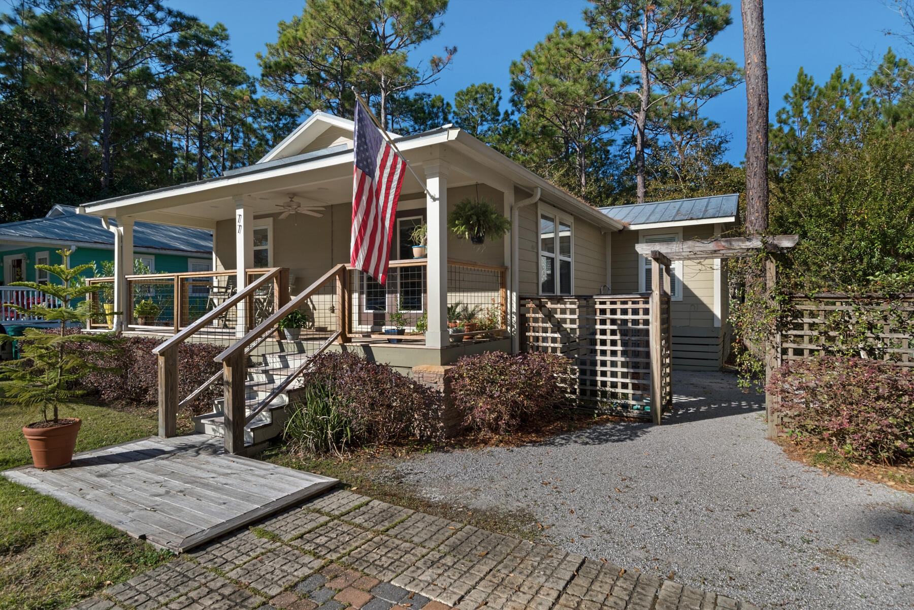 MAGNOLIA BEACH - Residential