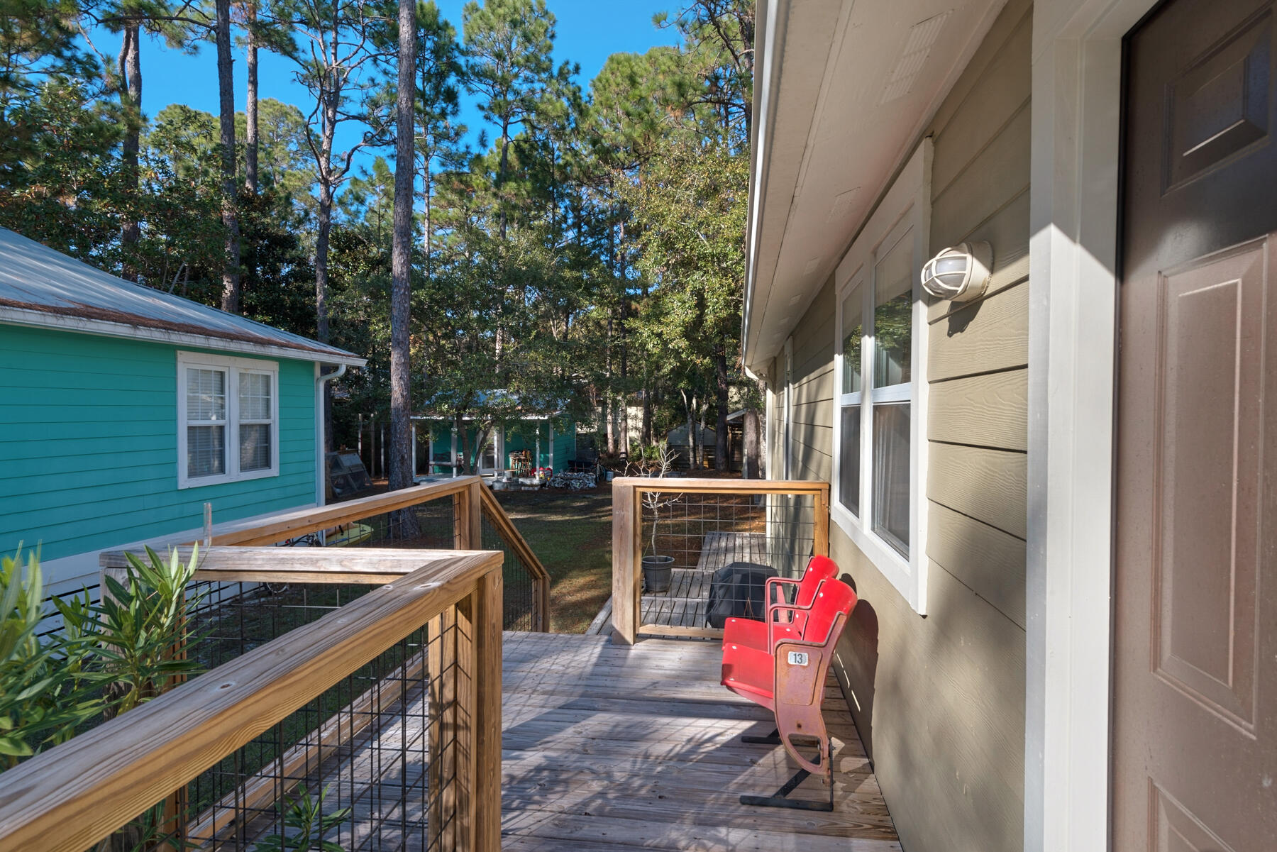 MAGNOLIA BEACH - Residential