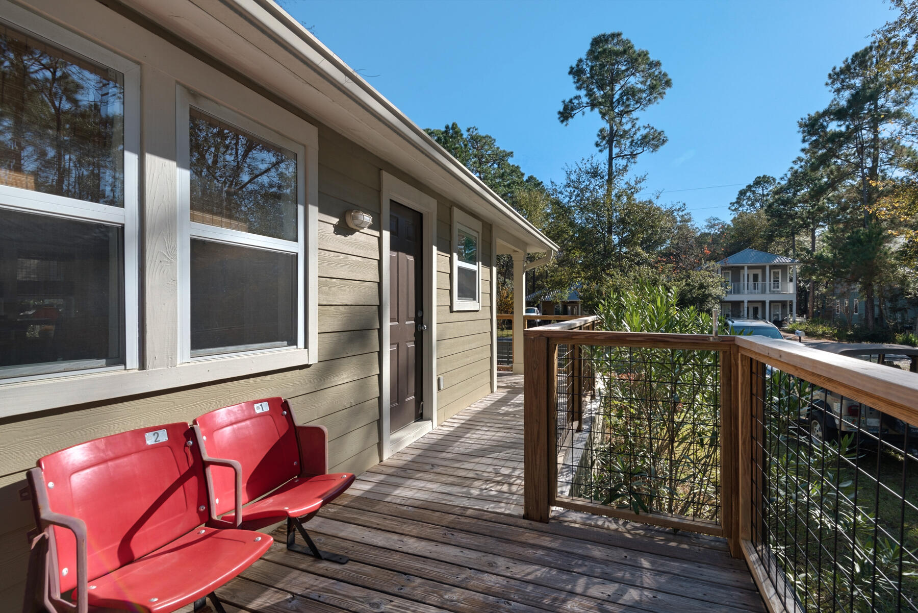 MAGNOLIA BEACH - Residential