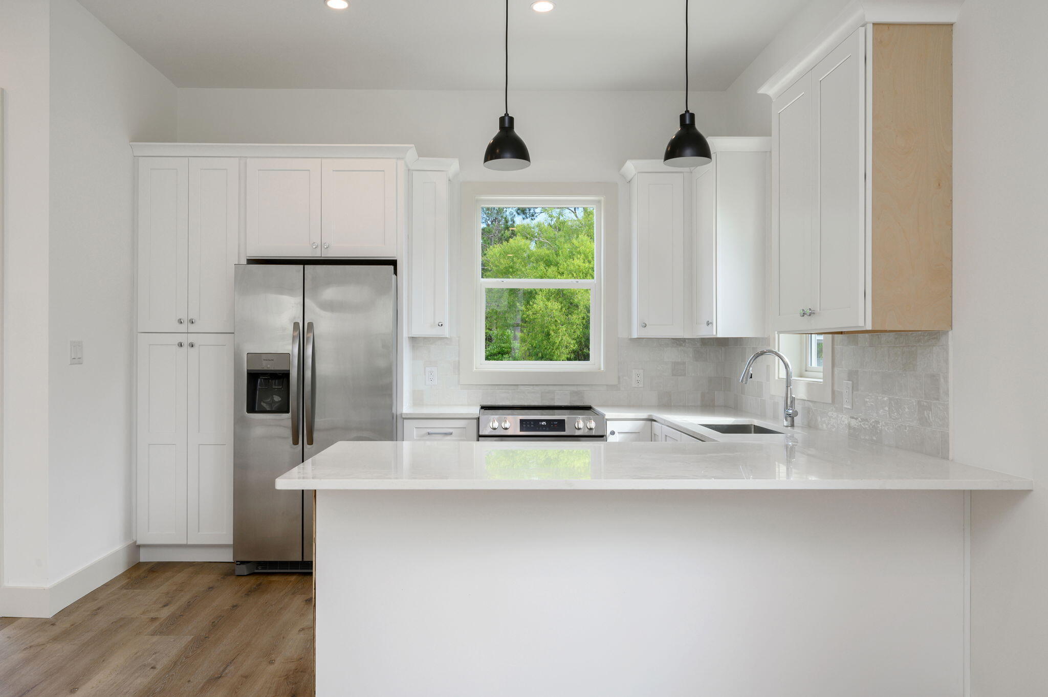 ENCHANTED ESTATES - Residential Lease