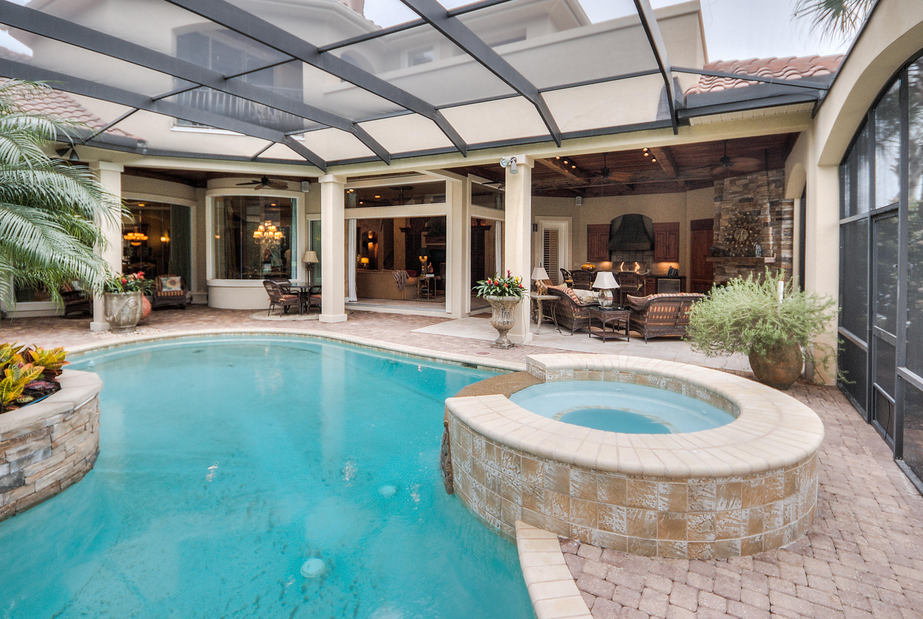 BURNT PINE - Residential