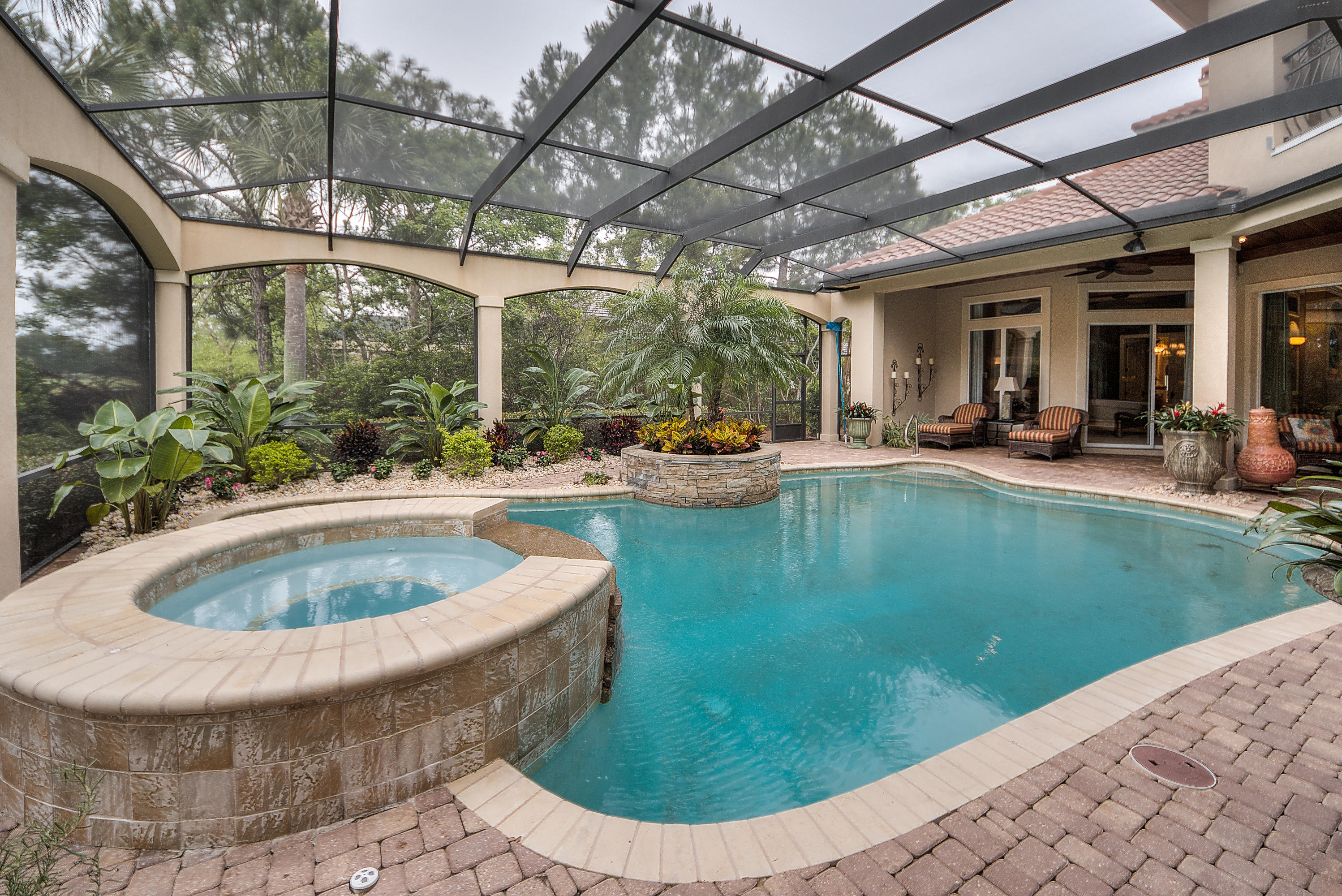 BURNT PINE - Residential