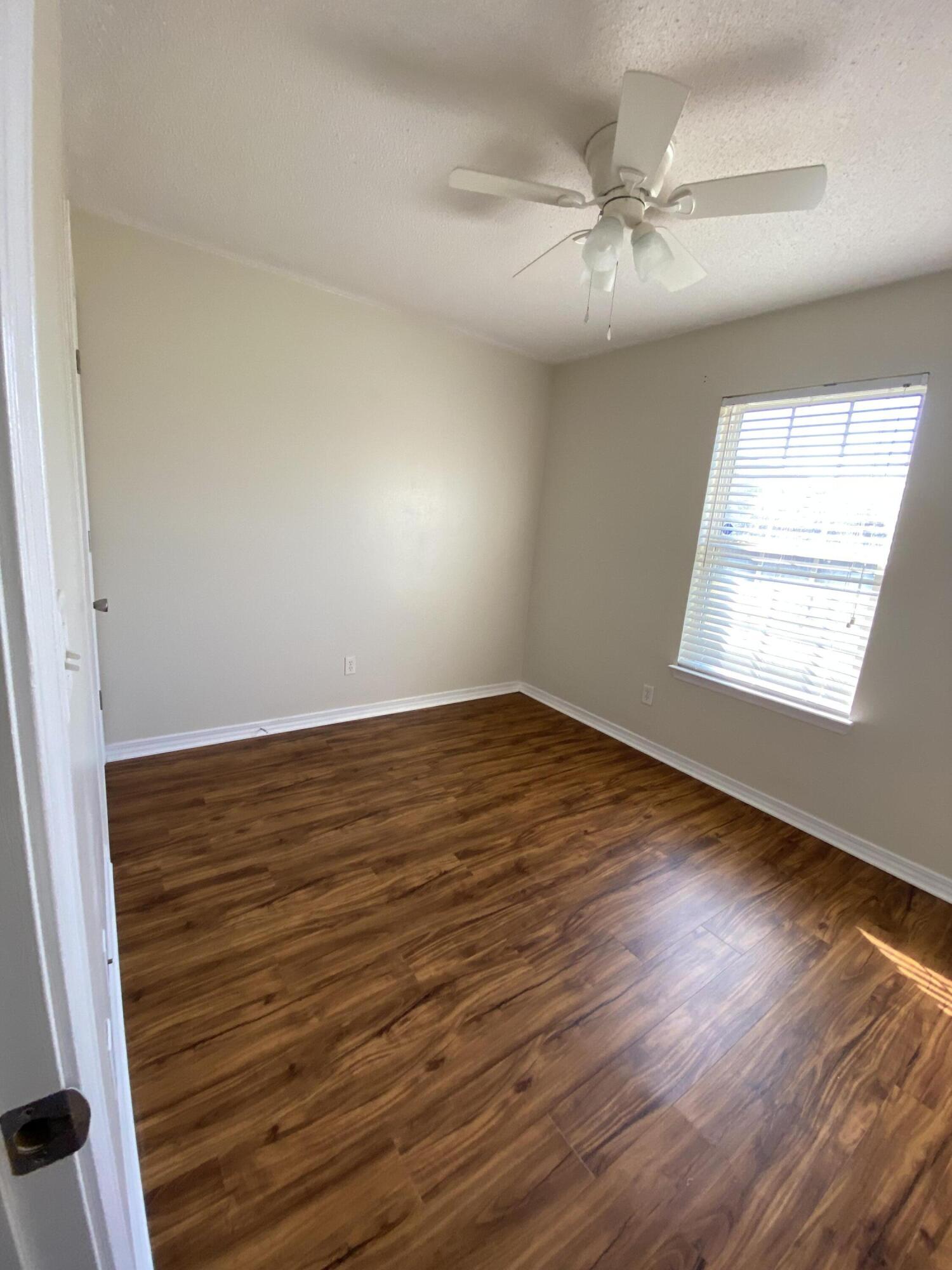 TRIPLE LAKES ESTATES - Residential Lease