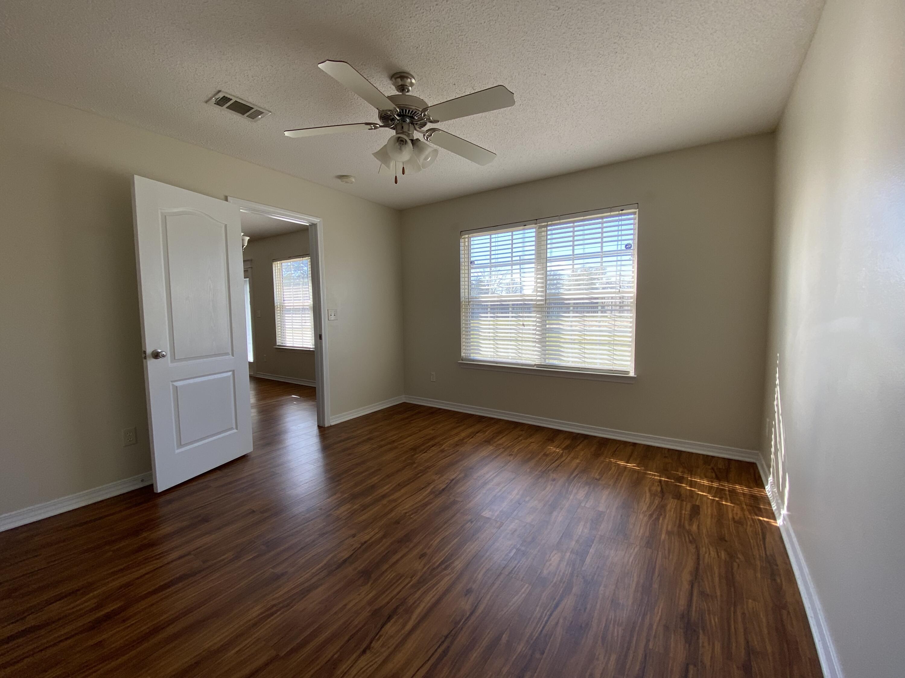 TRIPLE LAKES ESTATES - Residential Lease