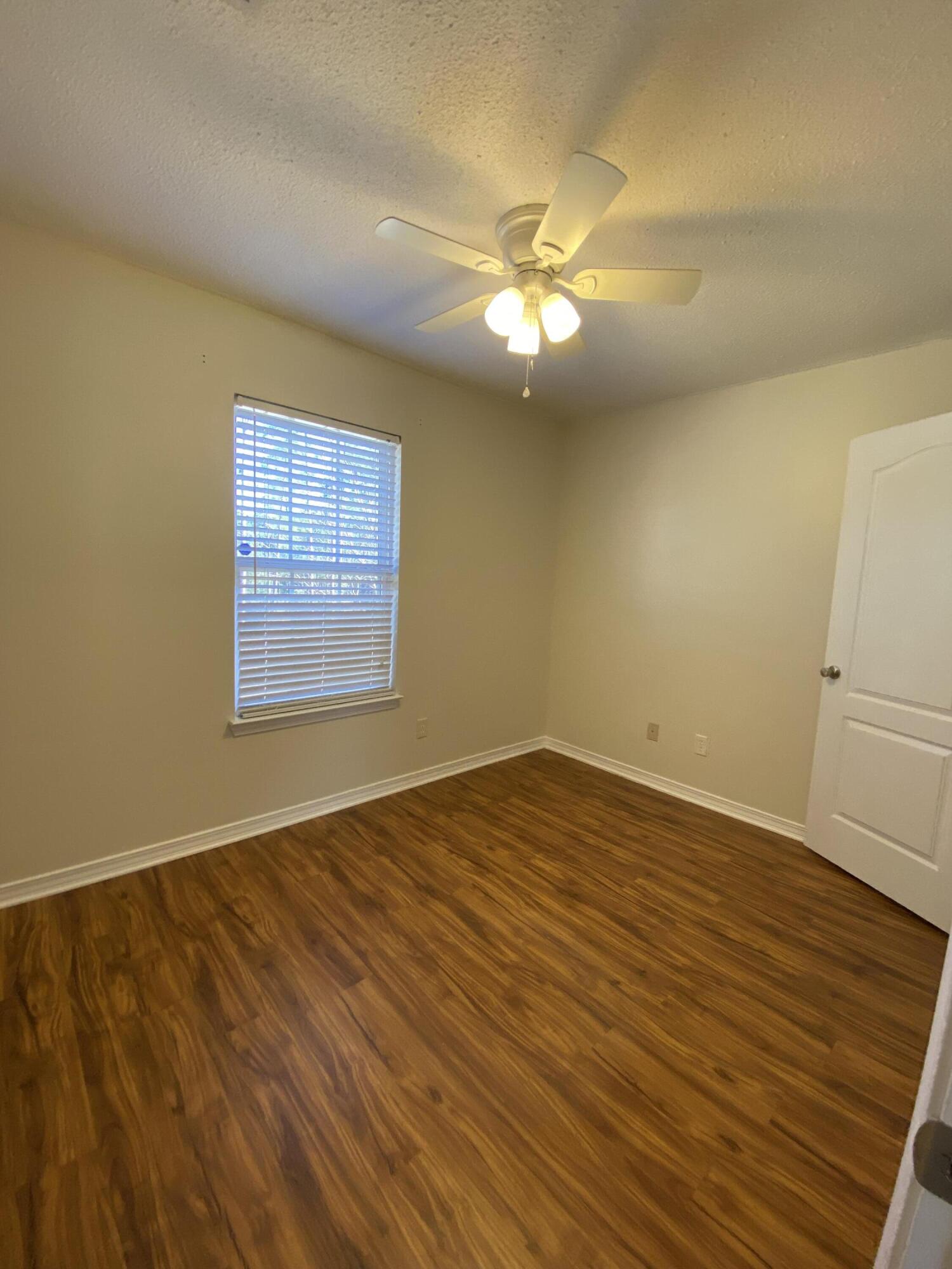 TRIPLE LAKES ESTATES - Residential Lease