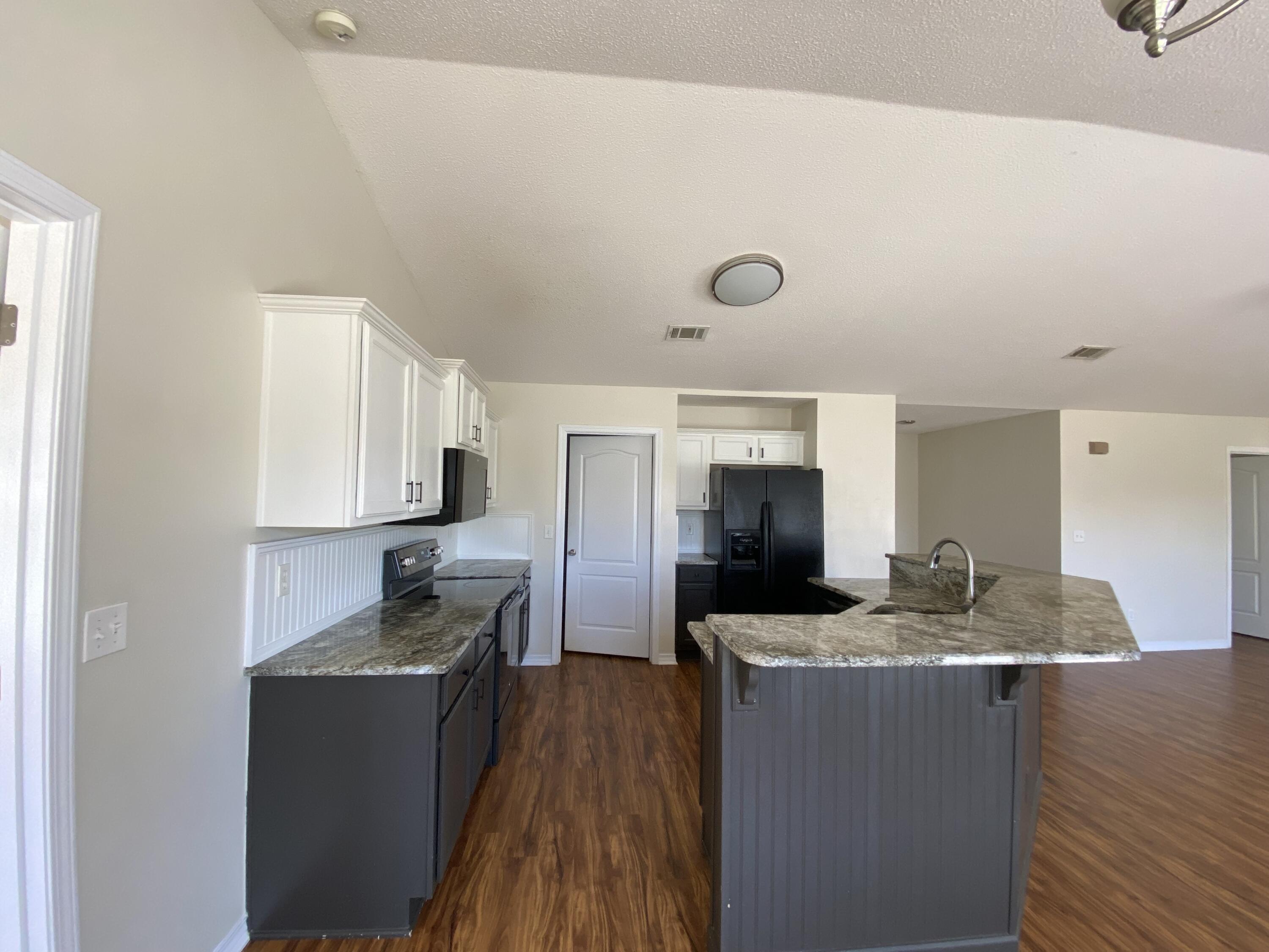 TRIPLE LAKES ESTATES - Residential Lease