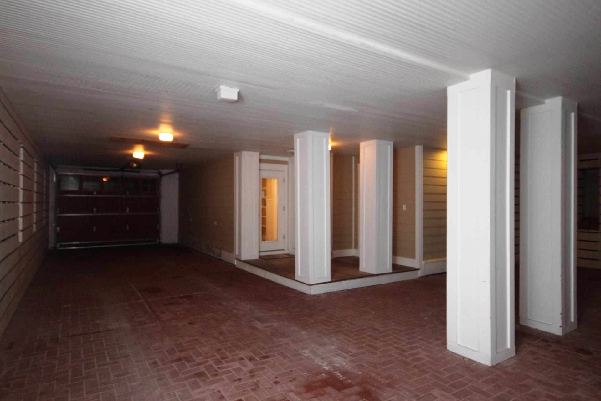 SUMMER'S EDGE - Residential