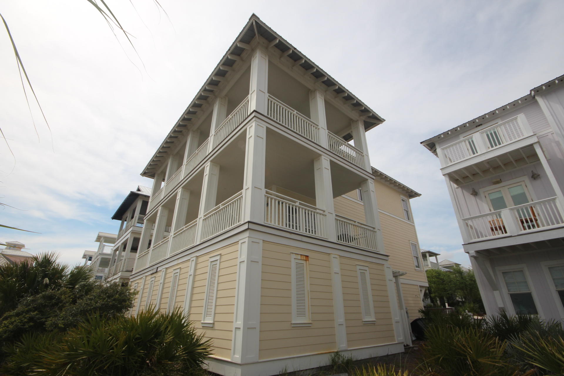 SUMMER'S EDGE - Residential