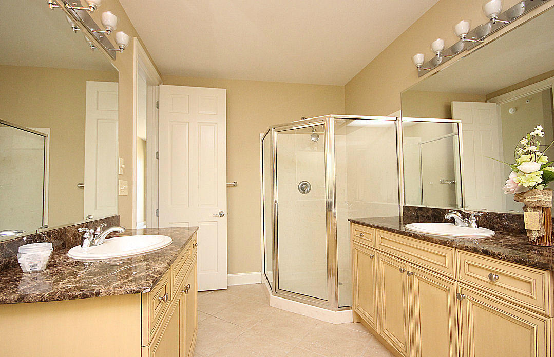 SIDES MORENO POINT WEST - Residential