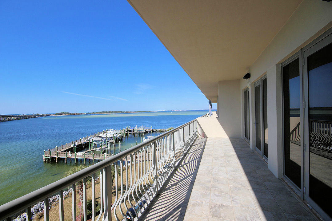 SIDES MORENO POINT WEST - Residential