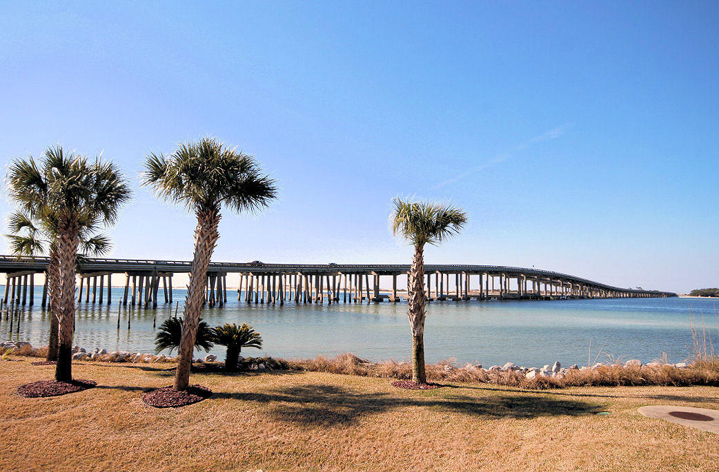 SIDES MORENO POINT WEST - Residential