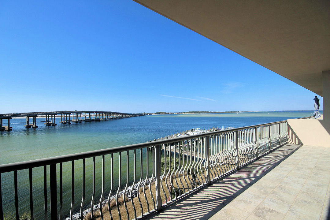 SIDES MORENO POINT WEST - Residential