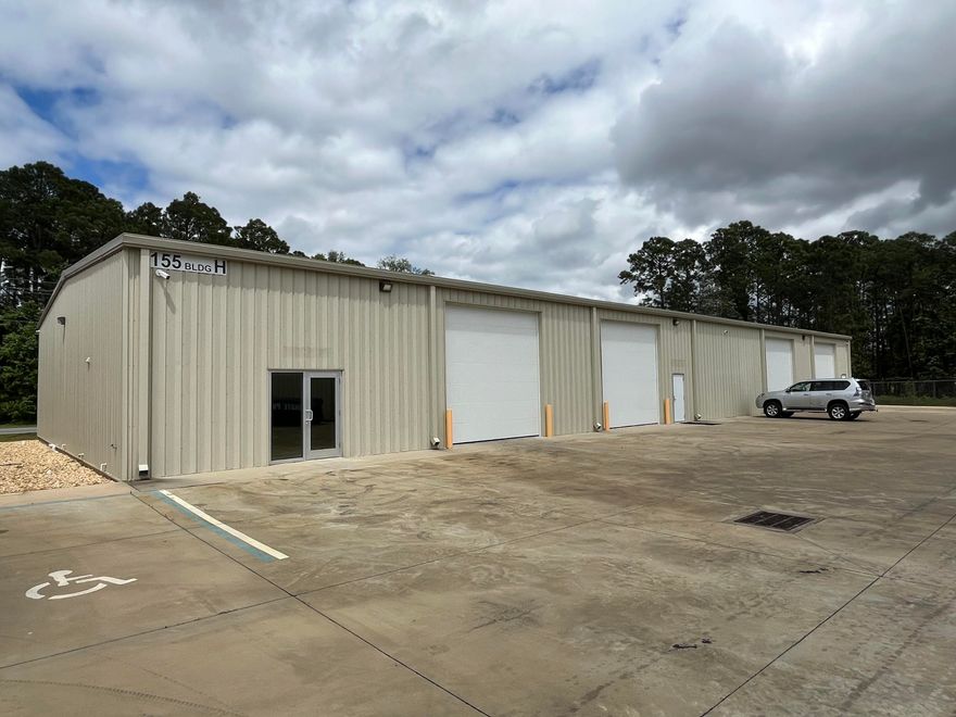 Available for lease- 9,000sf office warehouse in Fort Walton Beach FL. This building is made up of 2,000sf of office and 7,000sf of warehouse. The office space is comprised of six offices, one conference room and a break room. The warehouse space is fully climatized with sealed epoxy floors.