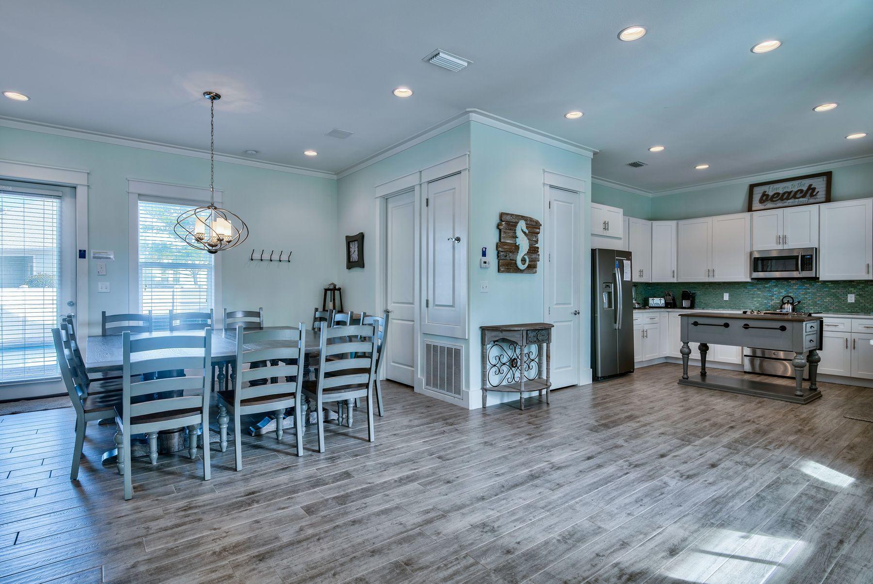 EMERALD WATERS VILLAGE - Residential