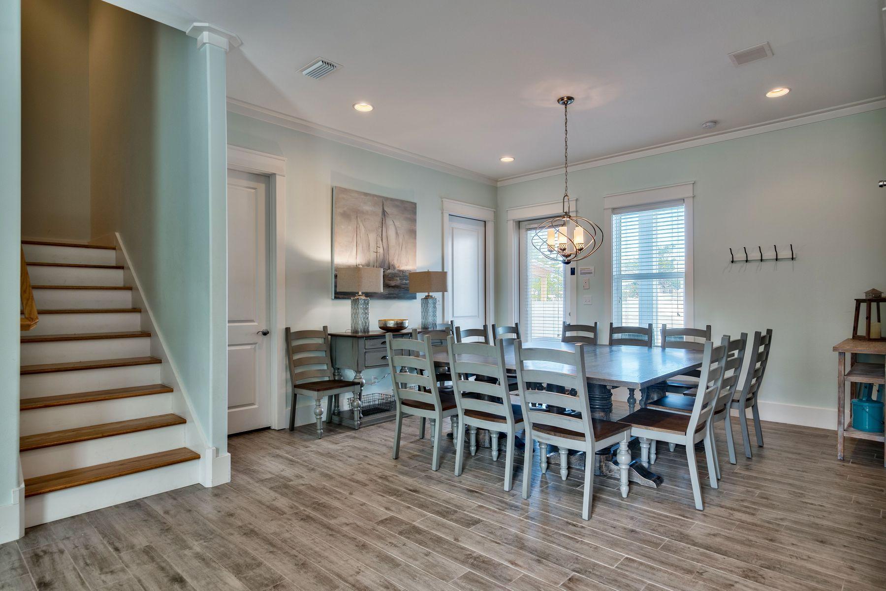 EMERALD WATERS VILLAGE - Residential