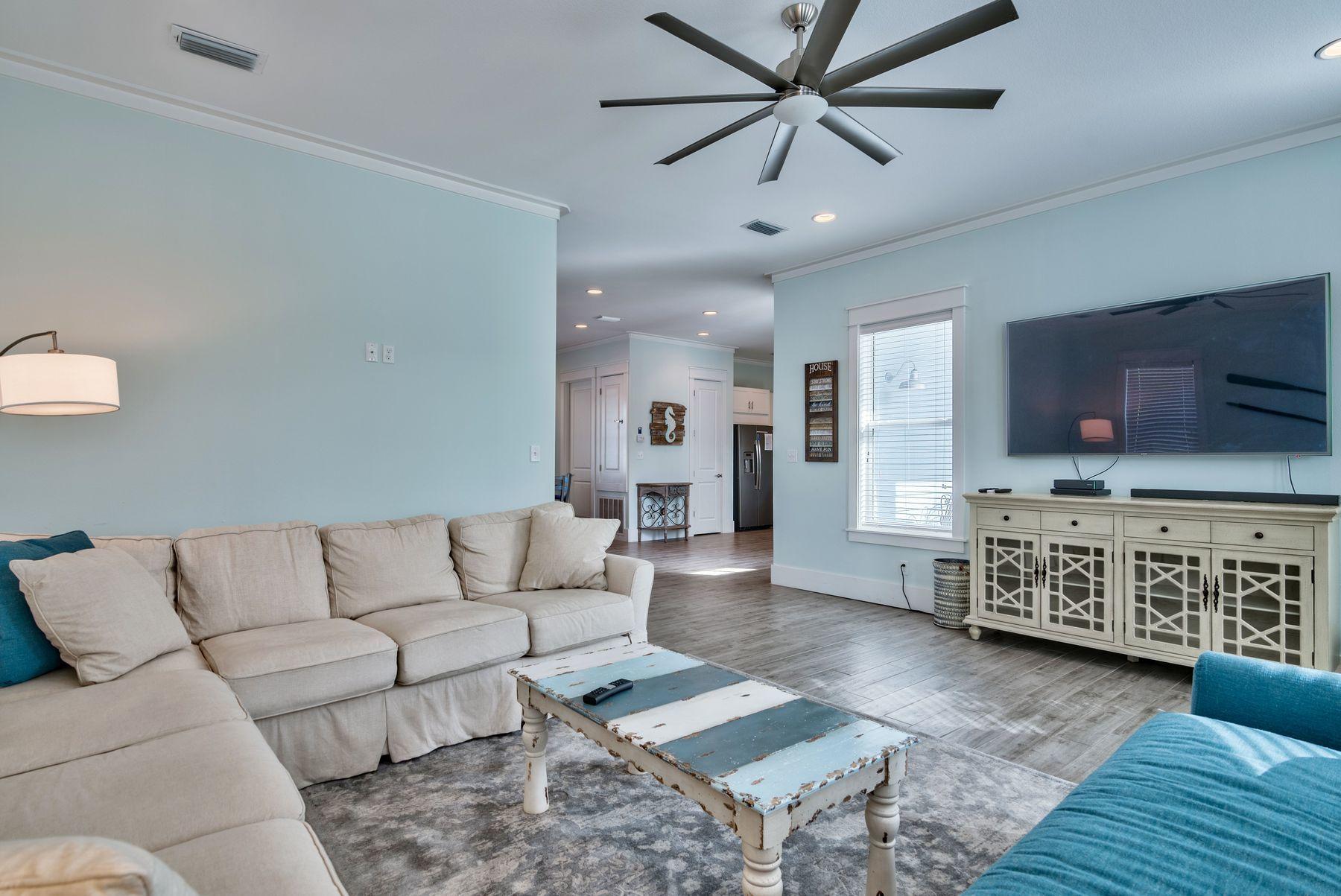 EMERALD WATERS VILLAGE - Residential