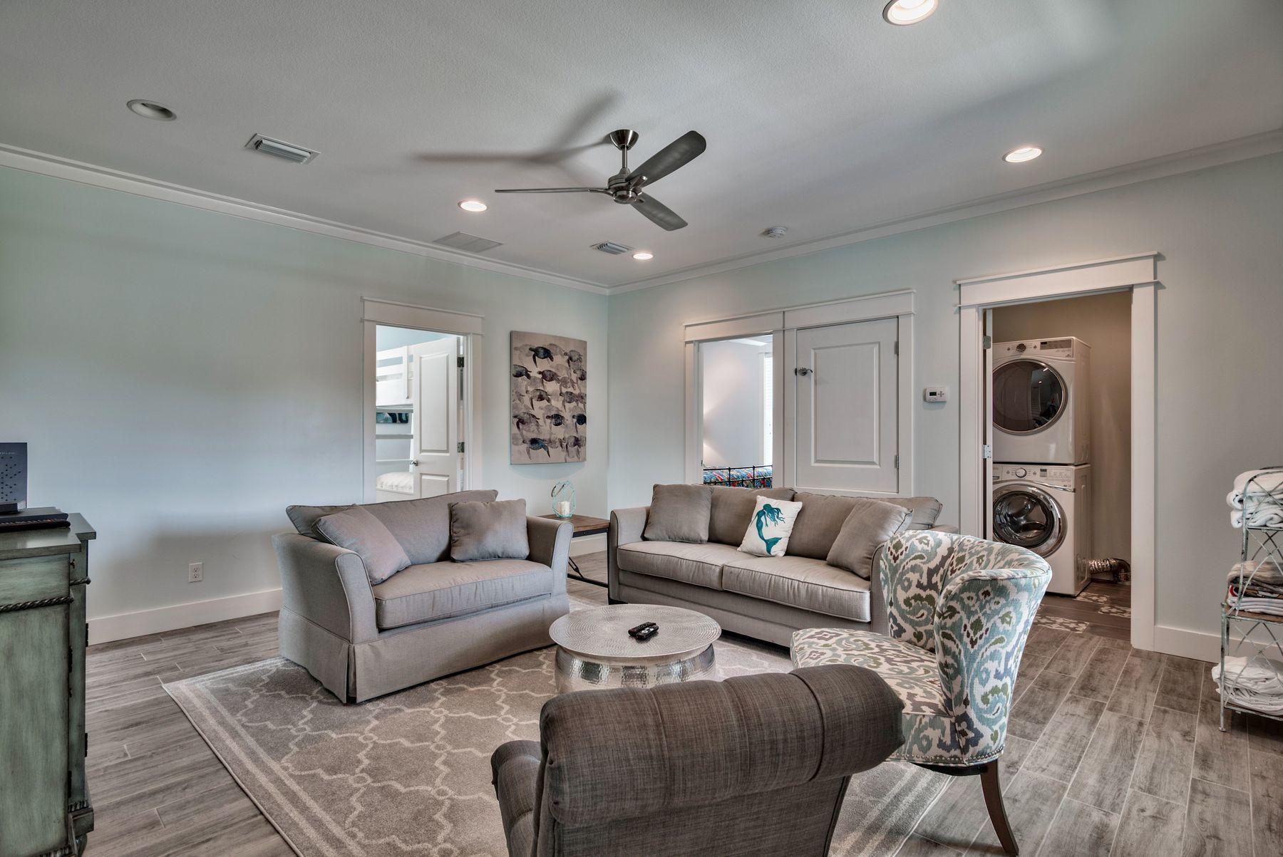 EMERALD WATERS VILLAGE - Residential