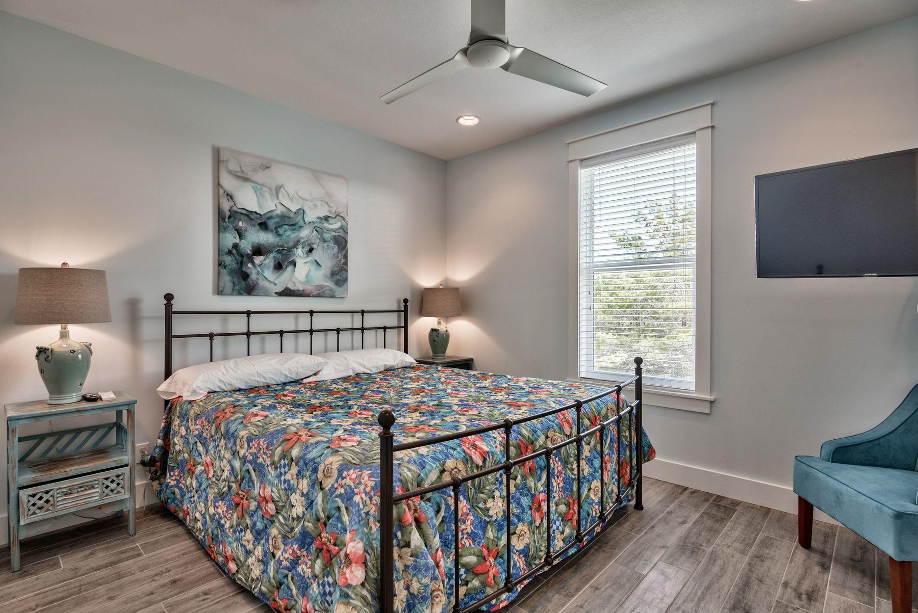 EMERALD WATERS VILLAGE - Residential