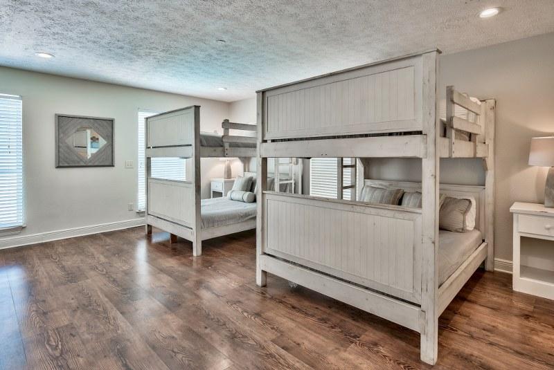 Lot 9-B BEING MORE PARTICULARLY DESCRIBED AS:COM AT THE NE/C OF LOT 10 DANABEACH S/D - Residential