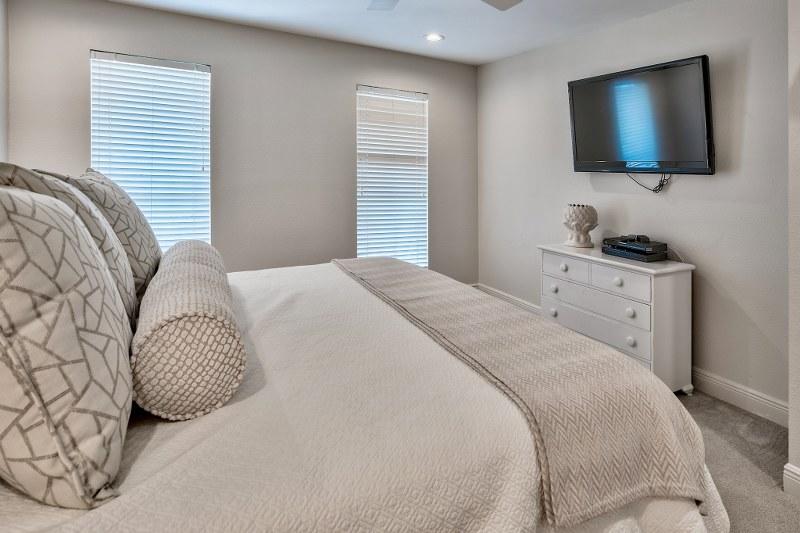 Lot 9-B BEING MORE PARTICULARLY DESCRIBED AS:COM AT THE NE/C OF LOT 10 DANABEACH S/D - Residential