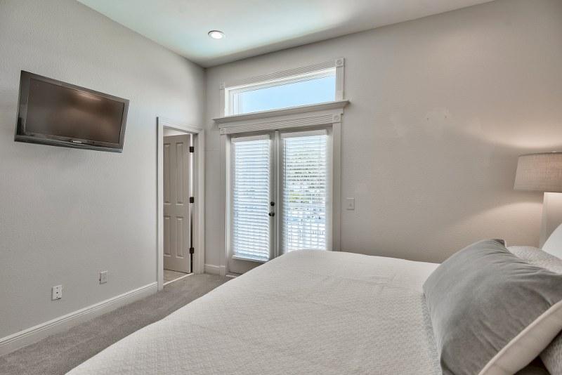 Lot 9-B BEING MORE PARTICULARLY DESCRIBED AS:COM AT THE NE/C OF LOT 10 DANABEACH S/D - Residential
