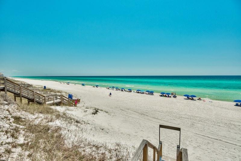 Lot 9-B BEING MORE PARTICULARLY DESCRIBED AS:COM AT THE NE/C OF LOT 10 DANABEACH S/D - Residential