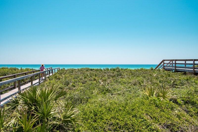 Lot 9-B BEING MORE PARTICULARLY DESCRIBED AS:COM AT THE NE/C OF LOT 10 DANABEACH S/D - Residential