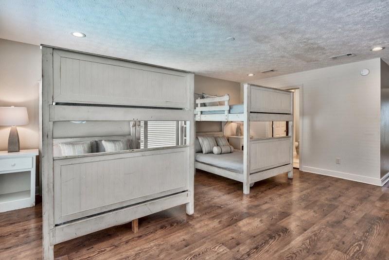 Lot 9-B BEING MORE PARTICULARLY DESCRIBED AS:COM AT THE NE/C OF LOT 10 DANABEACH S/D - Residential