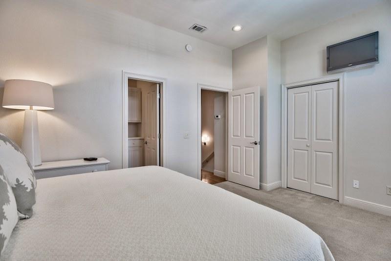 Lot 9-B BEING MORE PARTICULARLY DESCRIBED AS:COM AT THE NE/C OF LOT 10 DANABEACH S/D - Residential