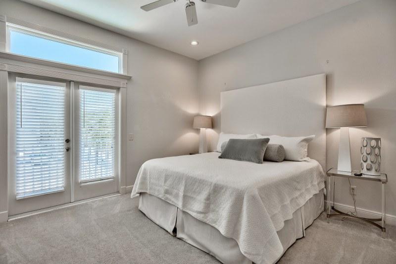 Lot 9-B BEING MORE PARTICULARLY DESCRIBED AS:COM AT THE NE/C OF LOT 10 DANABEACH S/D - Residential