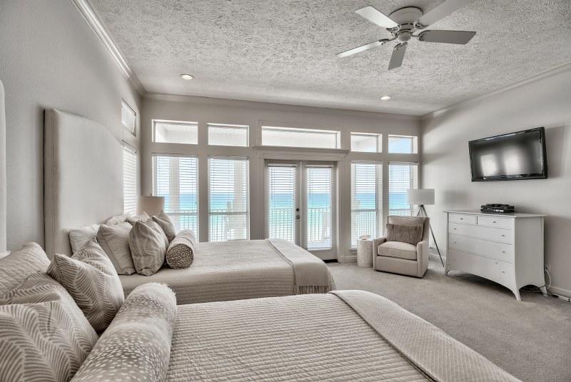 Lot 9-B BEING MORE PARTICULARLY DESCRIBED AS:COM AT THE NE/C OF LOT 10 DANABEACH S/D - Residential