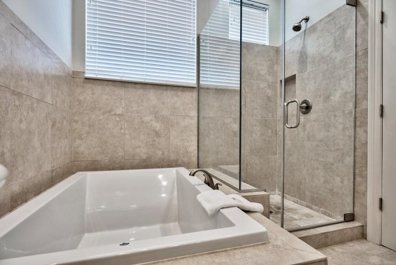 Lot 9-B BEING MORE PARTICULARLY DESCRIBED AS:COM AT THE NE/C OF LOT 10 DANABEACH S/D - Residential