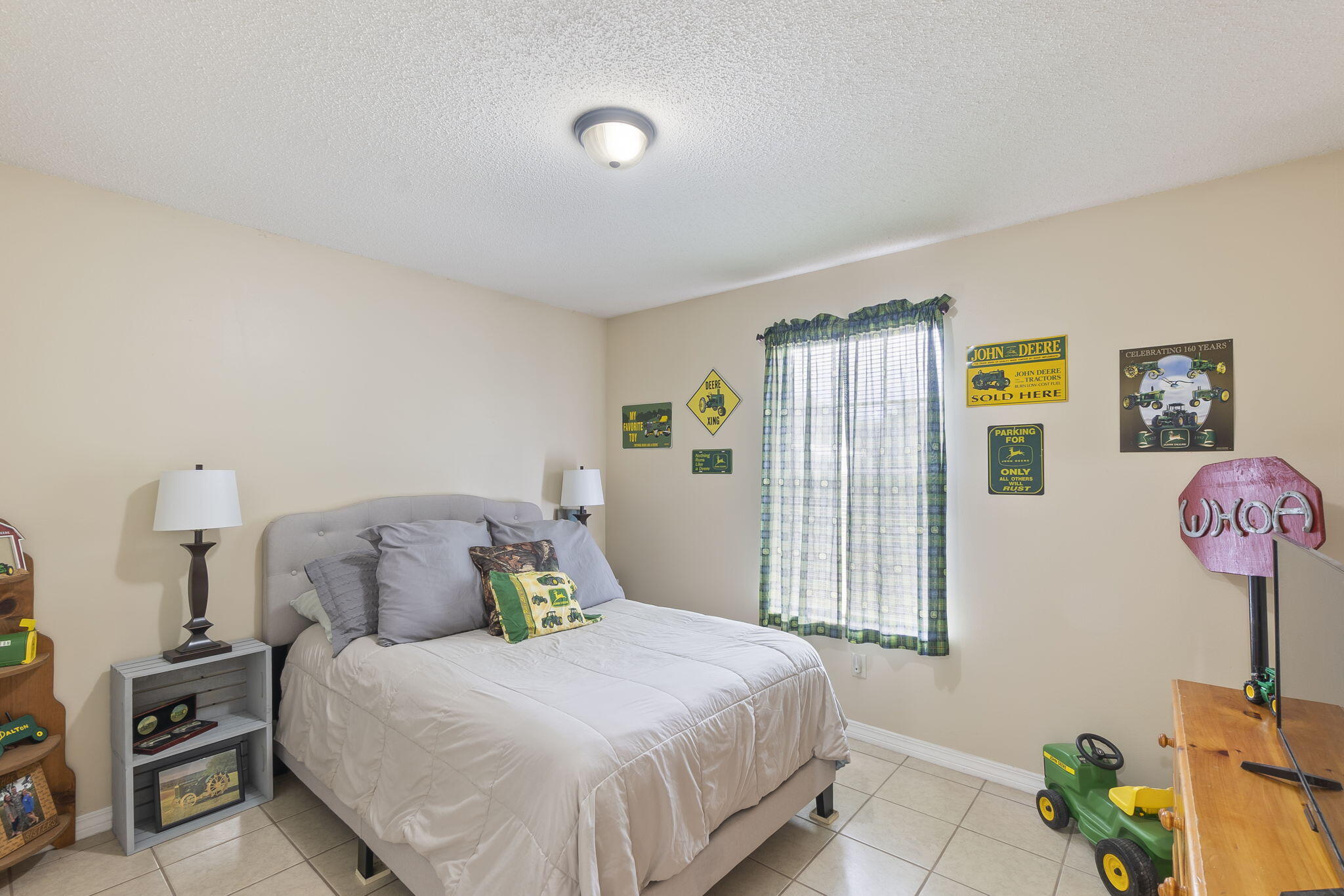 COUNTRY BREEZE ESTATES - Residential