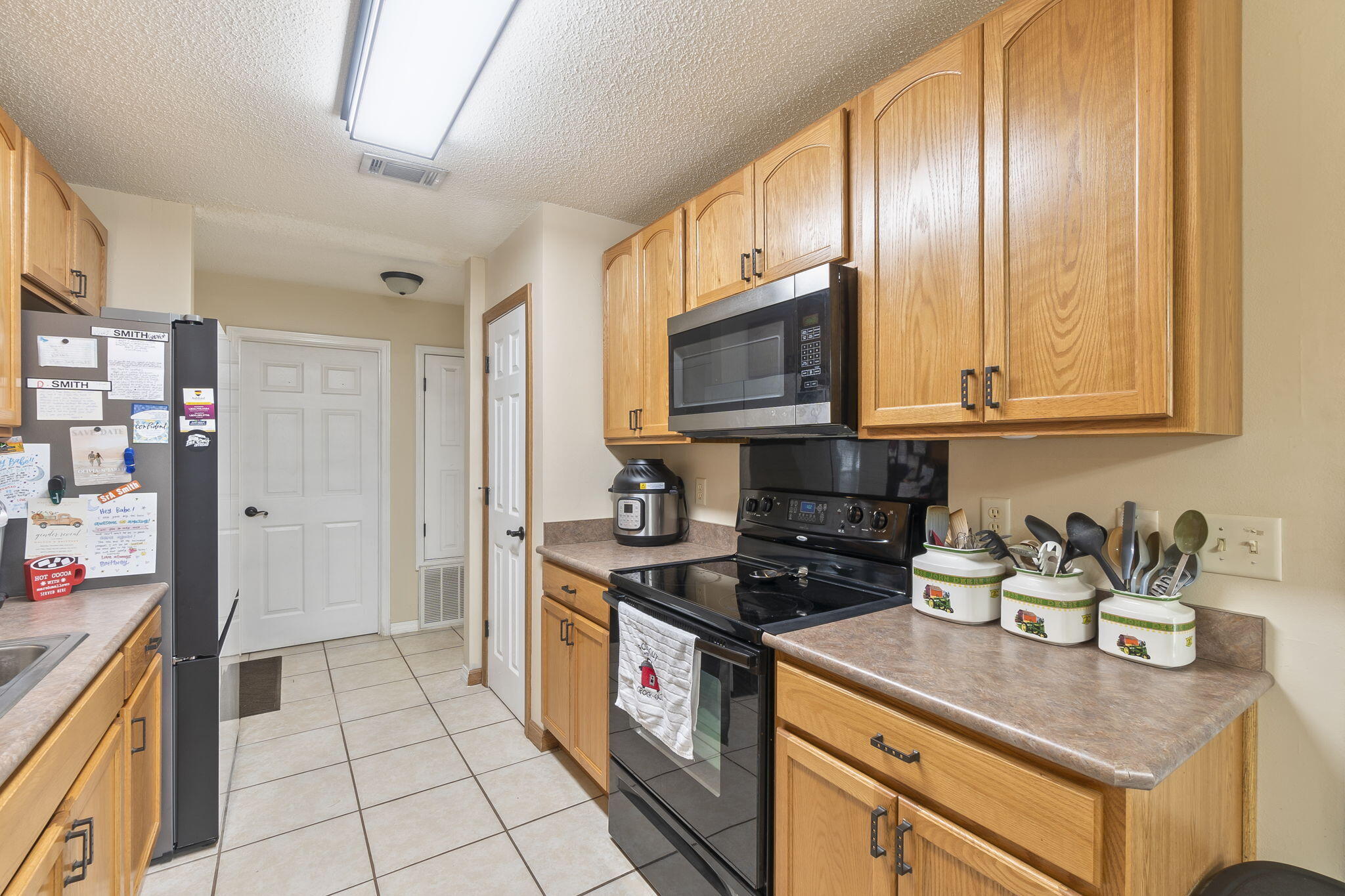 COUNTRY BREEZE ESTATES - Residential