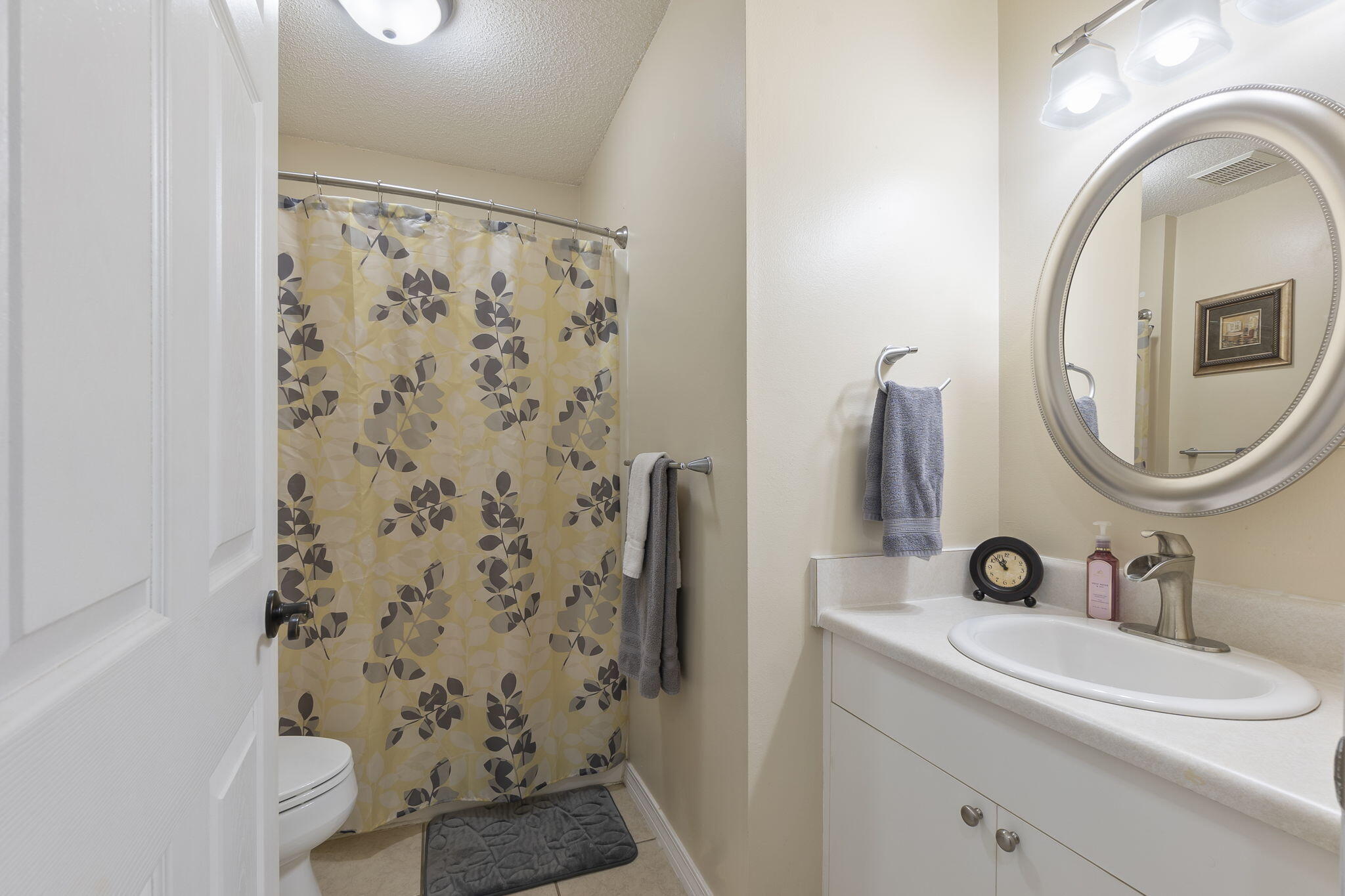 COUNTRY BREEZE ESTATES - Residential